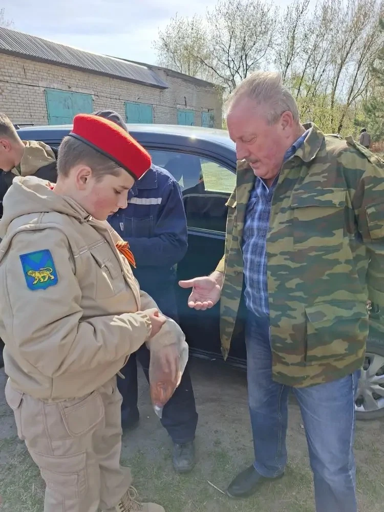 В селе Вадимовка была проведена акция ГЕОРГИЕВСКАЯ ЛЕНТА---СИМВОЛ ПОБЕДЫ. Провели учени...