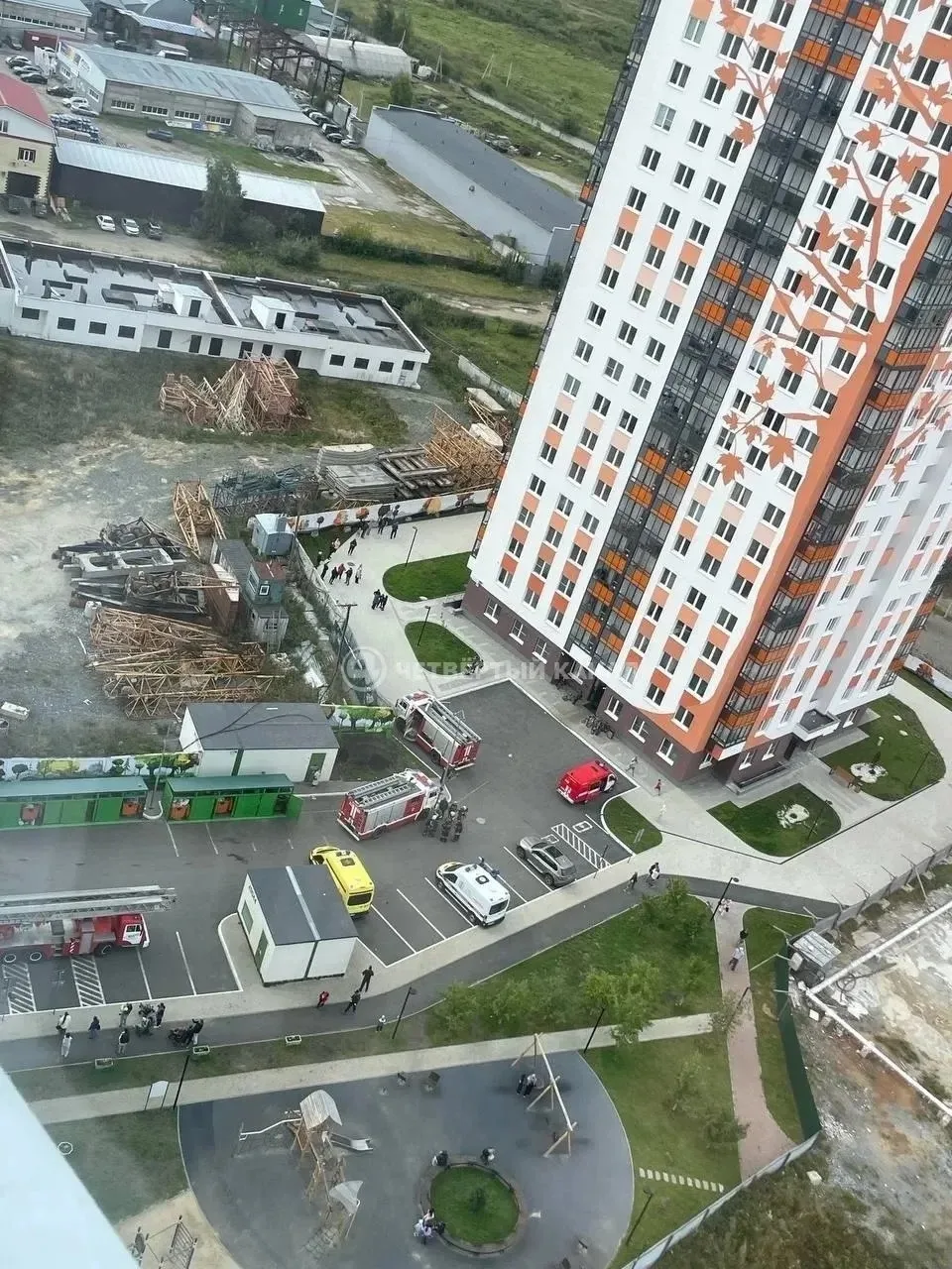 ⚡ ⚡ БПЛА атаковал многоэтажный дом в Чкаловском районе Екатеринбурга.