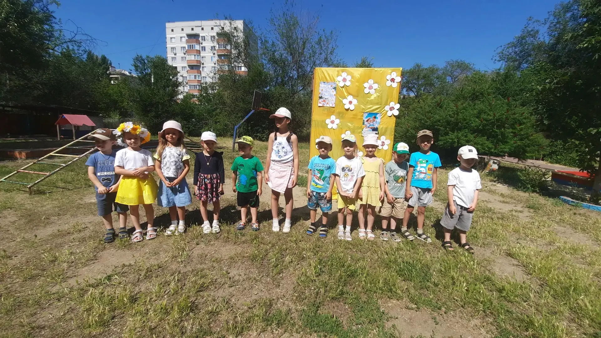 🌸 Вчера в детских садах нашего района в честь праздника Дня семьи, любви и верности пр...
