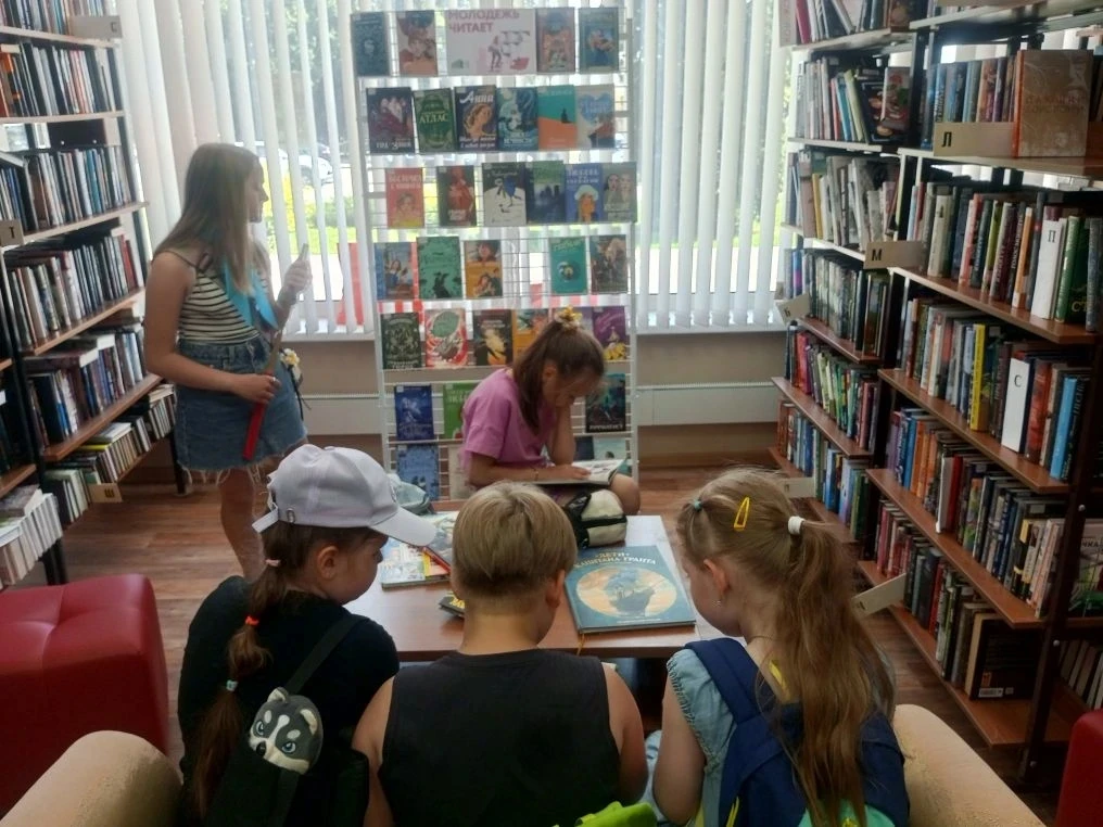 Очень важно приобщать детей к книжной культуре, воспитывать любознательного, грамотного человека. Ве