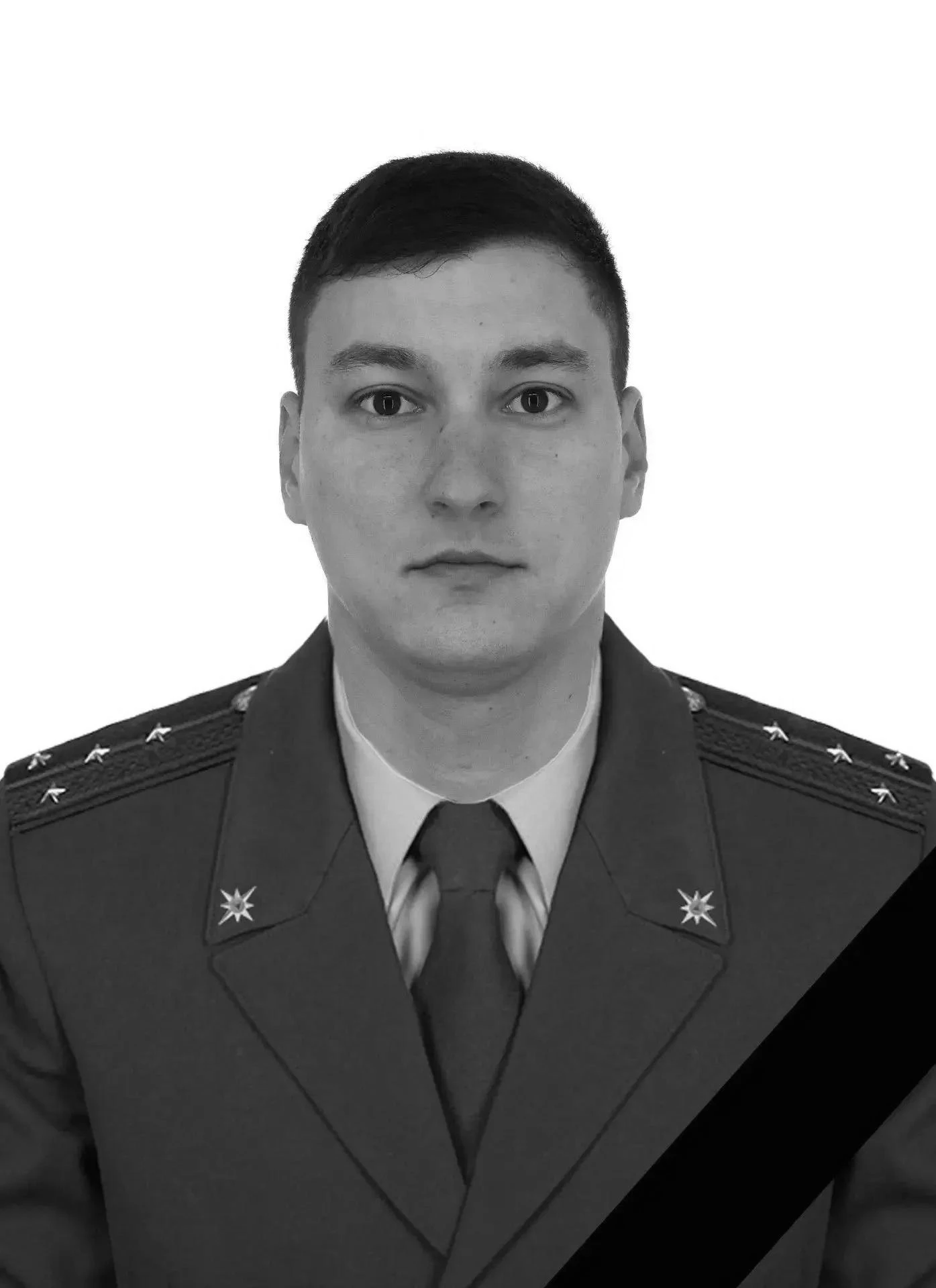 🕯 После атаки беспилотника погиб капитан МЧС по ЛНР Дмитрий Шашуто.
