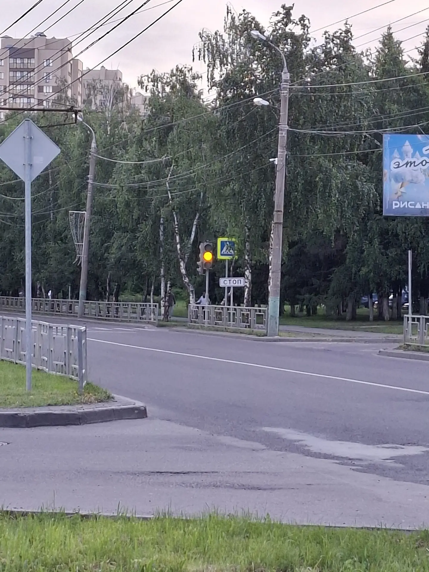 Около ТЦ «Западный» не работает светофор. Актуально на 19:47. Будьте внимательны!
