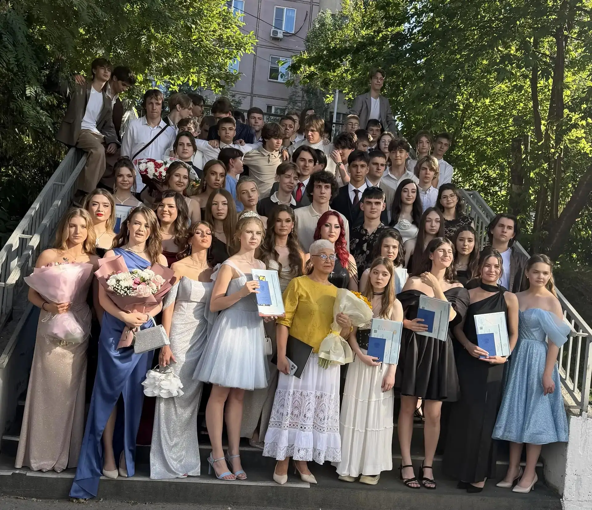 Мы это сделали! Итоги нашего выпуска 🎓

Наши дорогие, любимые 11-е классы! Сегодня мы закрываем эту