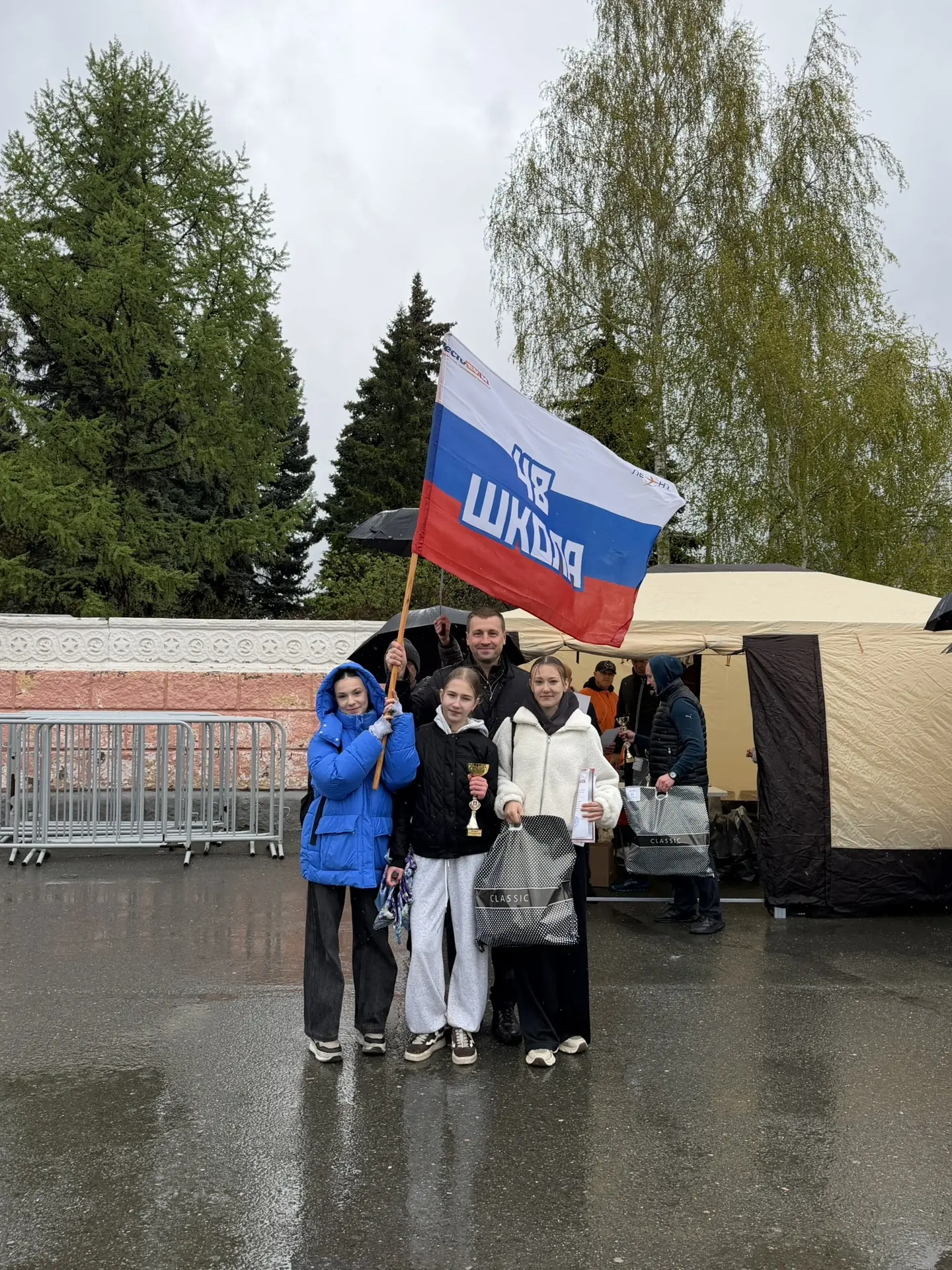 🏃‍♂️ Сквозь дождь — к победам! МОУ «СОШ №48» не сдаётся!  Несмотря на капризы погоды, сегодня наши к
