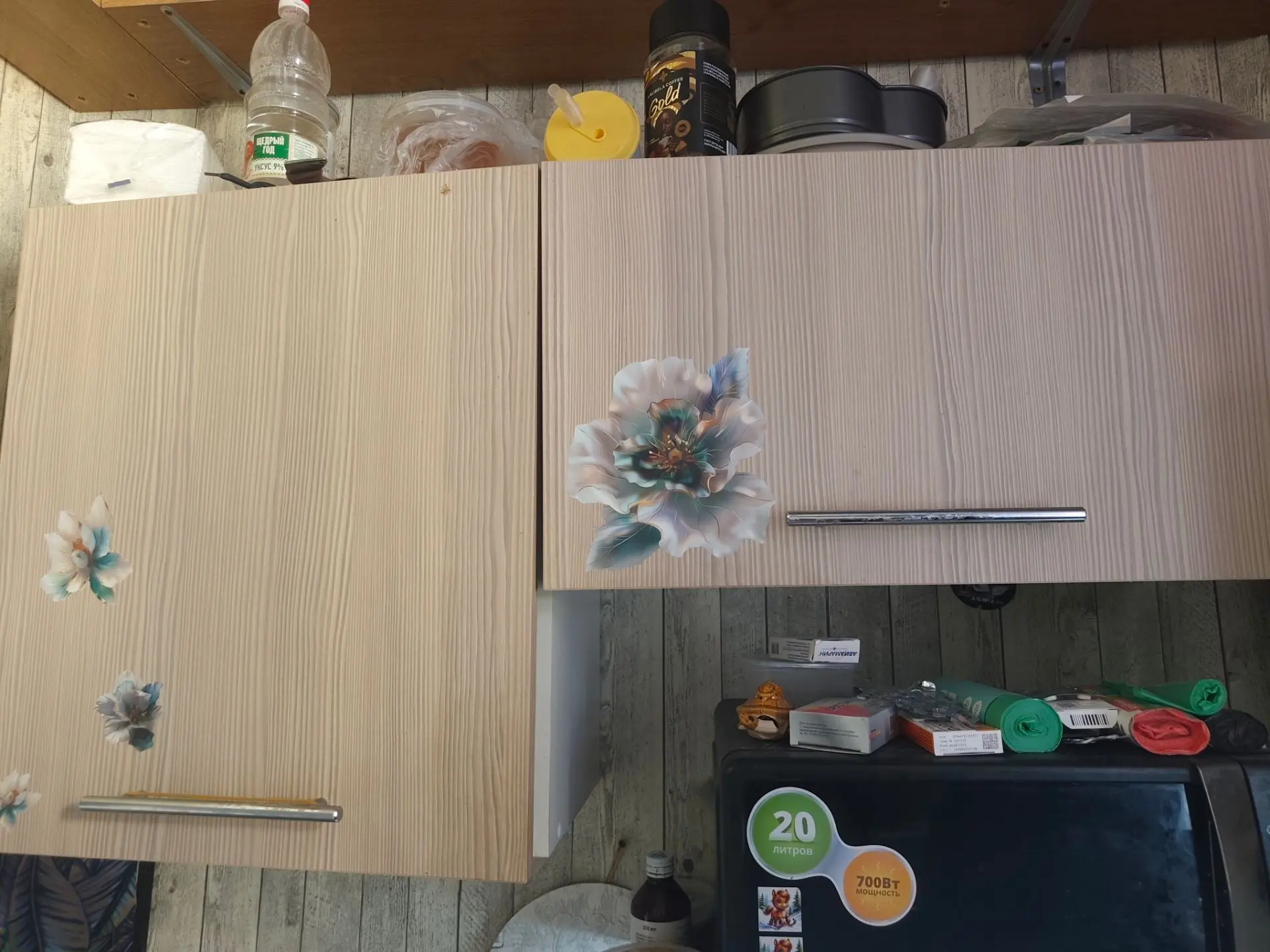 Продам, кухонный гарнитур, панель газовая ( 2 конфорки), электрический духовой шкаф, вс...