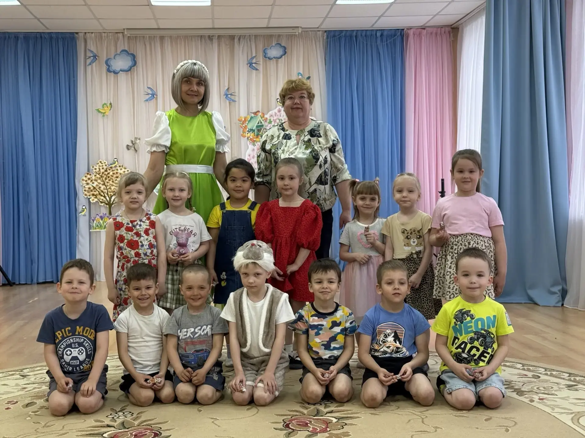 "Как в нашей средней группе Весну встречали!" 🌸🎶