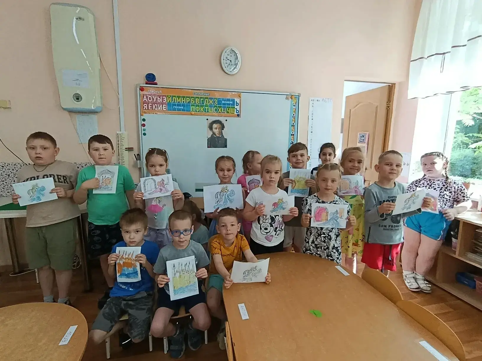 5 июня в нашем детском саду прошёл день, посвящённый творчеству А.С. Пушкина.

🎩Ребята старших и по