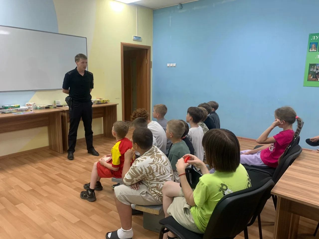 Профилактическая беседа с участковым в лагере
Сегодня в нашем лагере с дневным пребыванием прошла ва