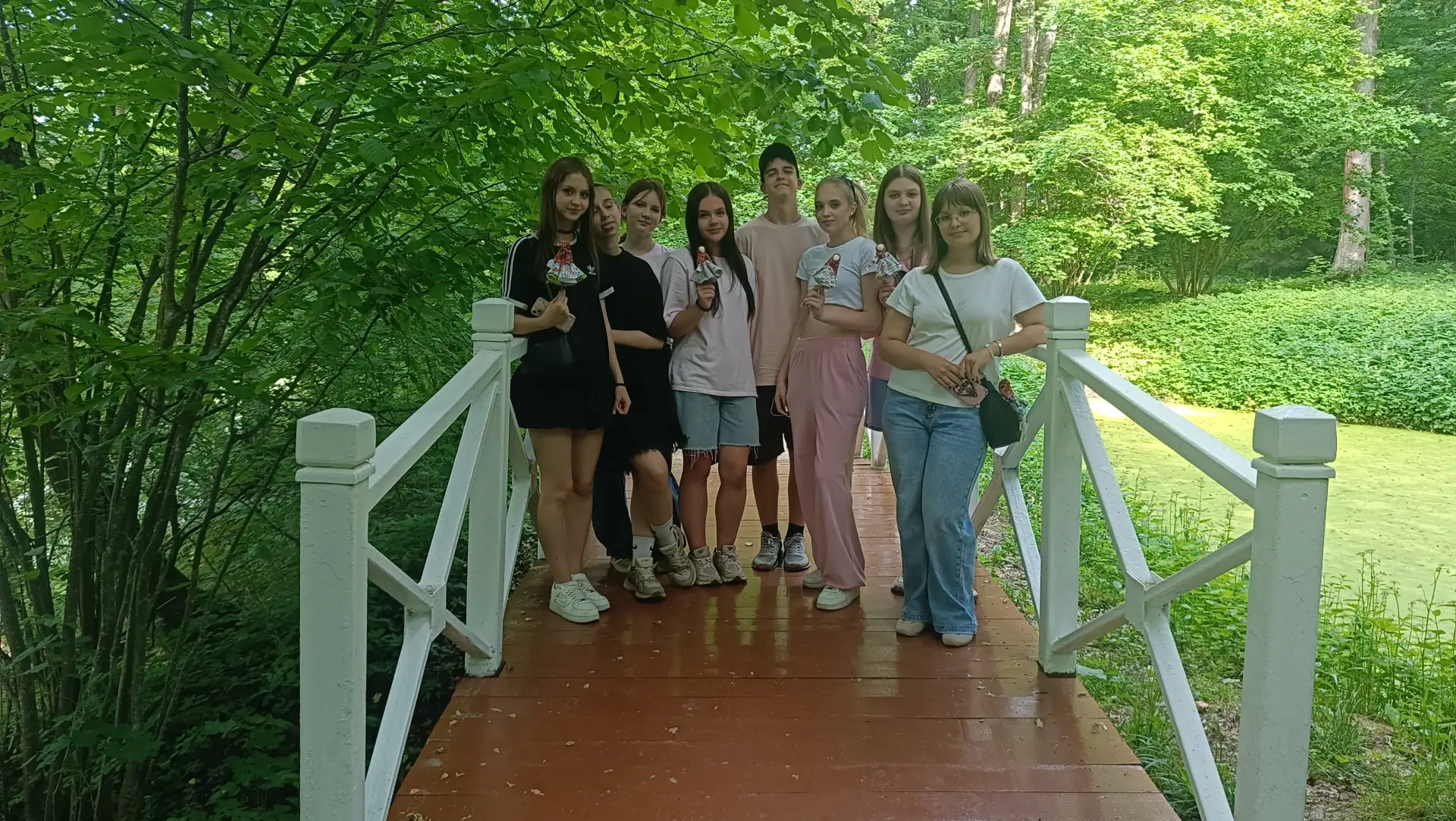 12 июня, советник директора по воспитанию Захарова Я. О. и активисты школы знакомились с историей и 