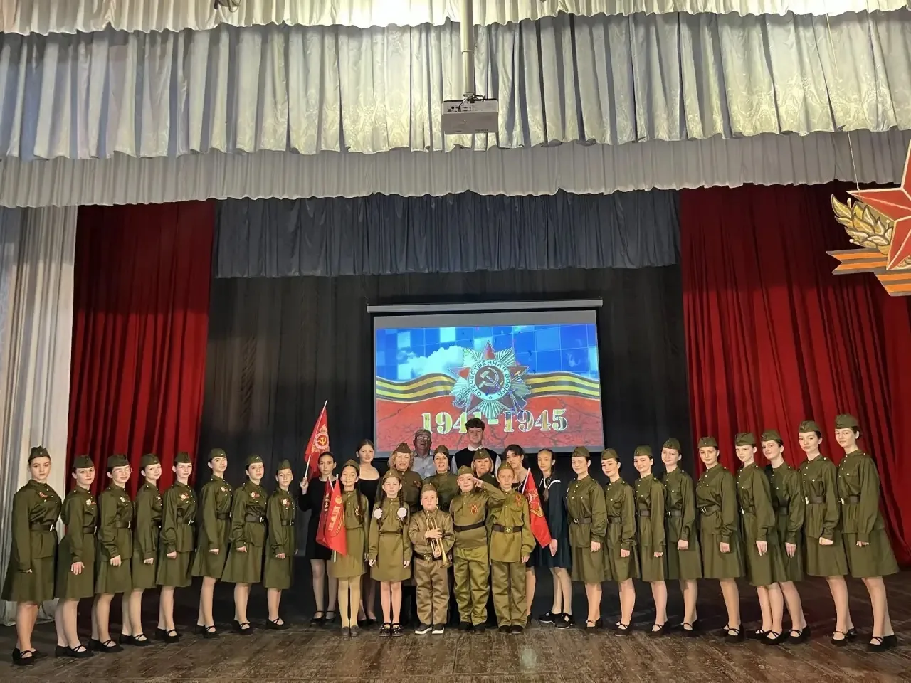 В этом году 9 Мая салют Победы прогремел в честь 81 годовщины Дня Победы. Прошло уже ст...