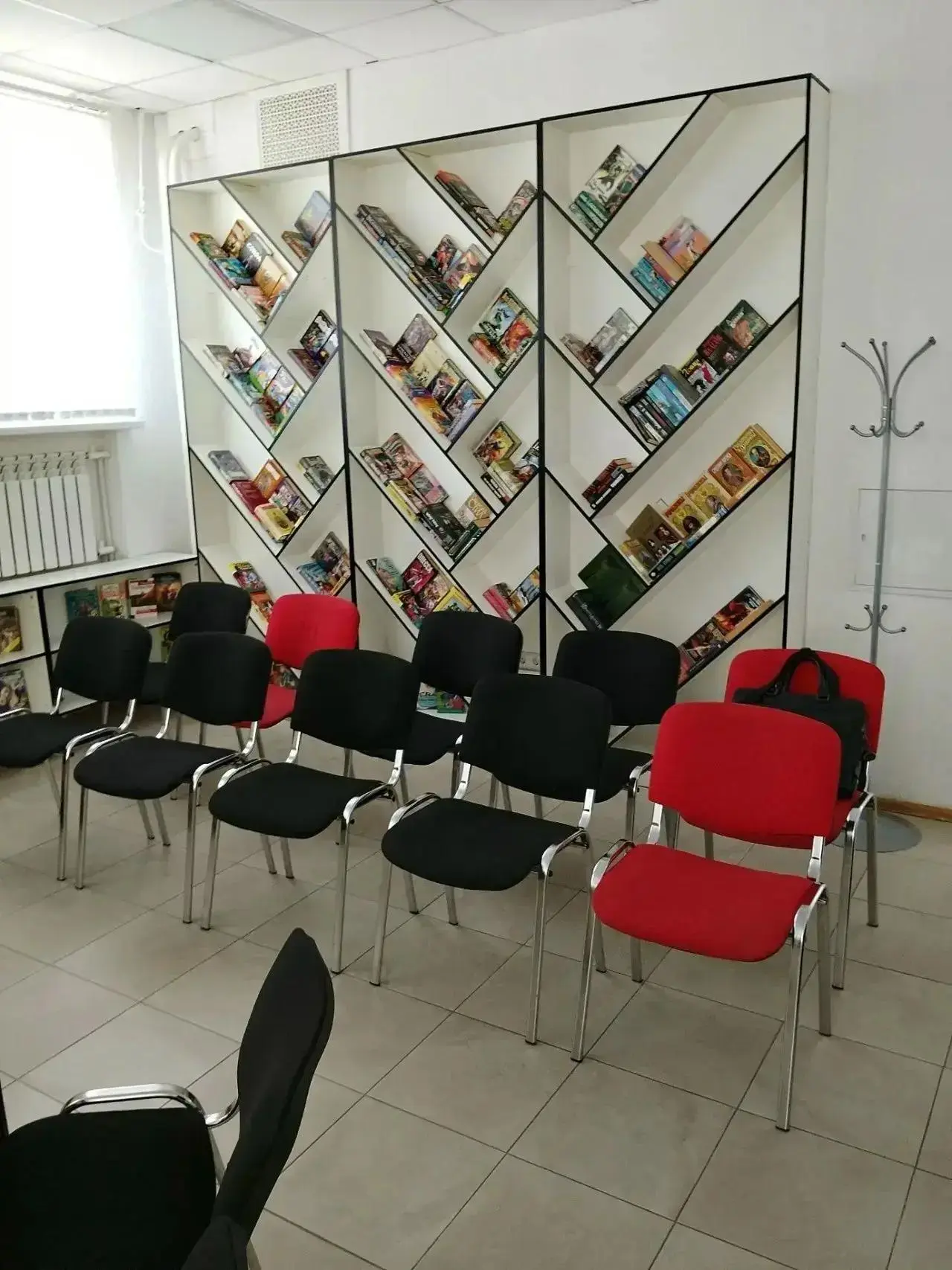 🎉 Библиотечное развитие в Волжском 

Директор Волгоградской областной библиотеки имени М. Горького,