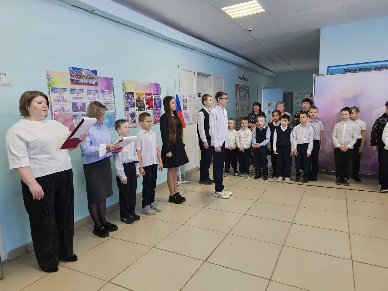 Торжественная линейка в МАОУ "Новосельская СОШ," посвящённая Дню воссоединения Крыма с ...