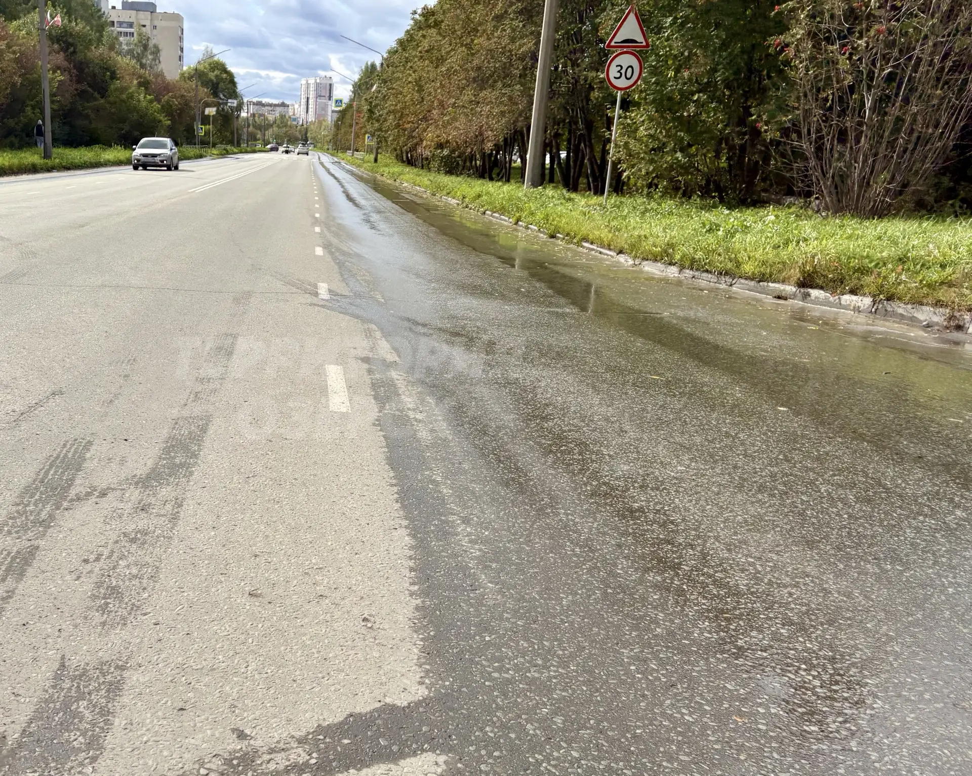 На проспекте Карла Маркса двойной прорыв
