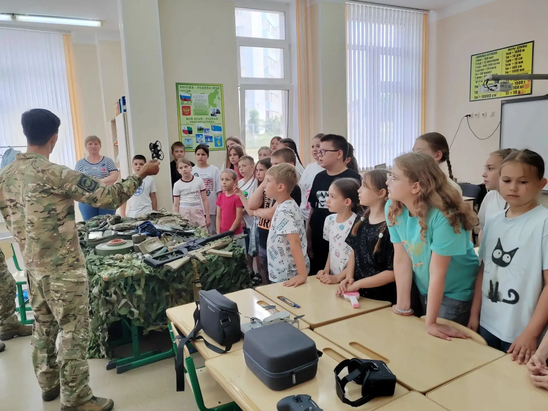 Сегодня в пришкольном летнем лагере "Позитив" прошел увлекательный квест "Юные инспекторы дорожного 