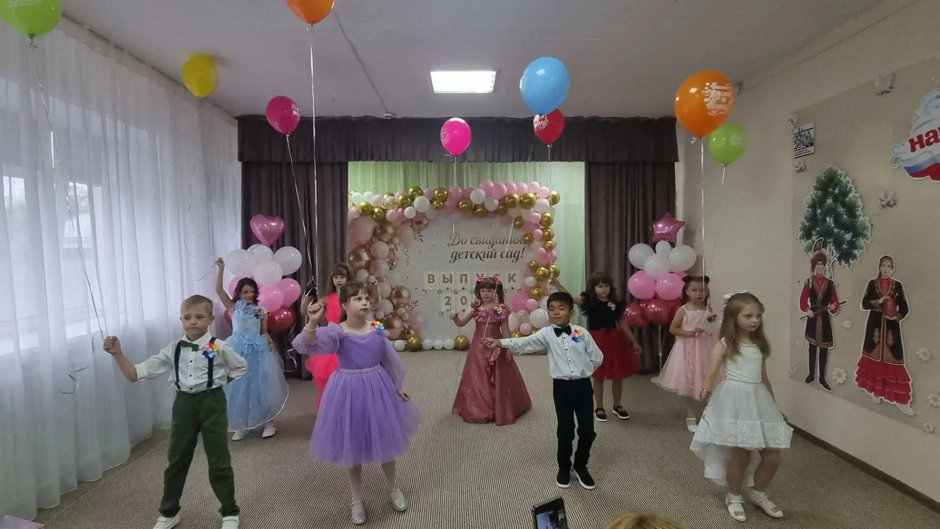 Финальные аккорды детства: в нашем ДОУ прошёл незабываемый выпускной! 🎓✨