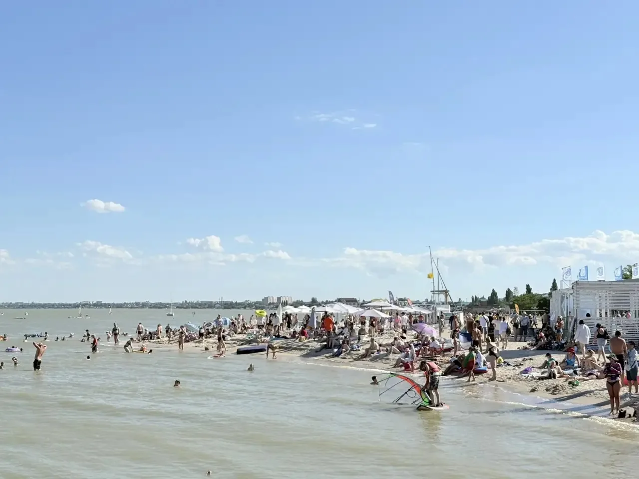 🏖 Ейск обогнал Анапу по стоимости аренды жилья для туристов

По данным сервиса онлайн-бронирования 