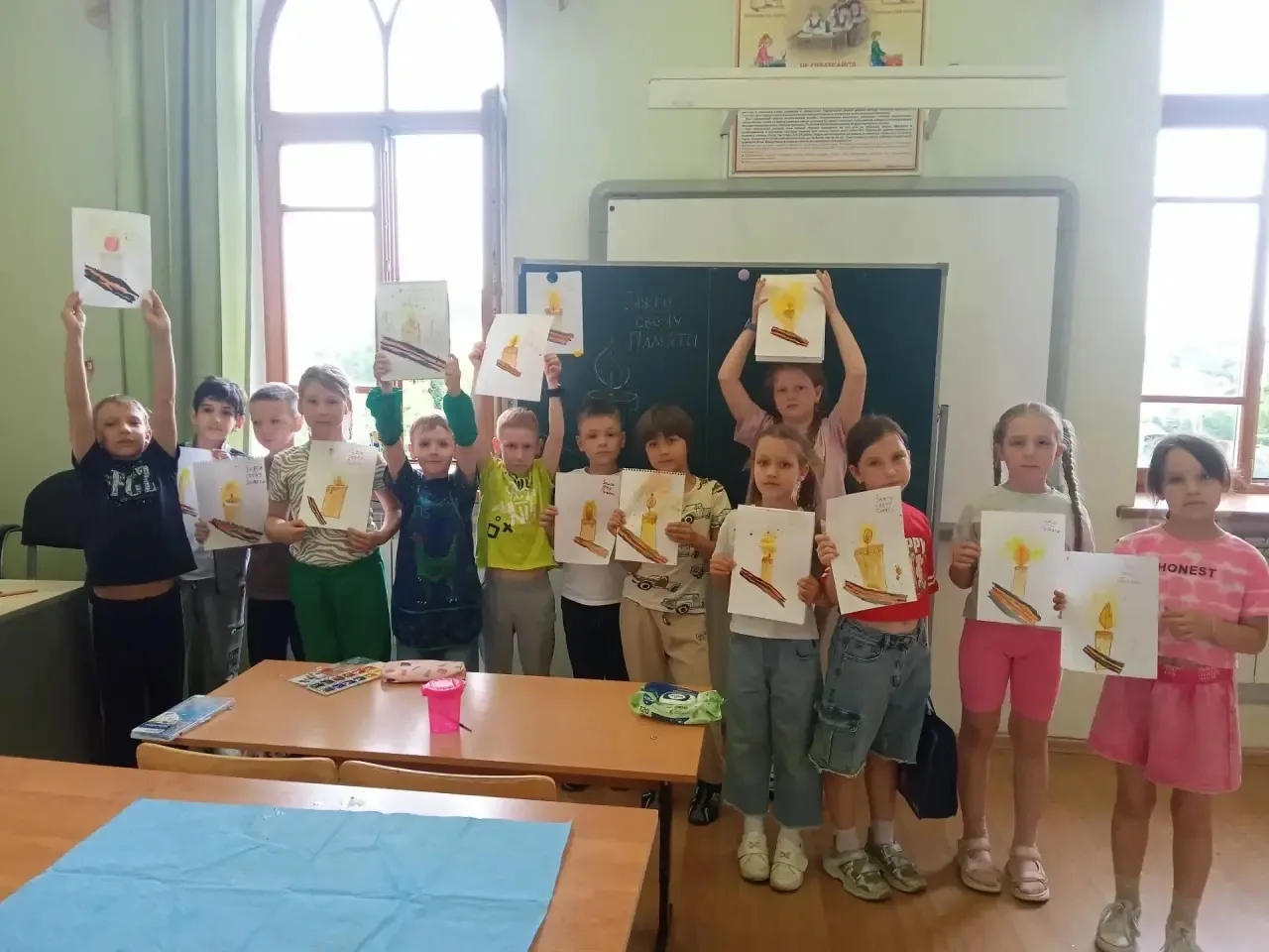 Сегодня в «Городе Радости» был по-настоящему трогательный и важный день. 🕯️

Мы провели урок искусс