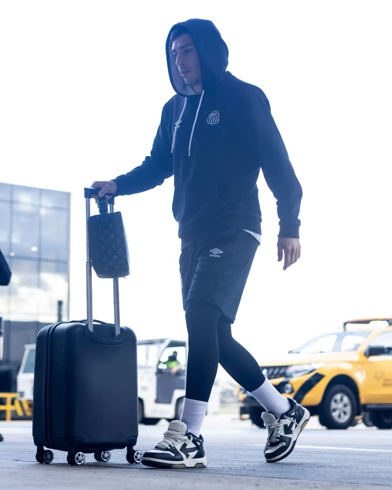 Высадка «Сантоса» в Порту-Алегри! 🛬