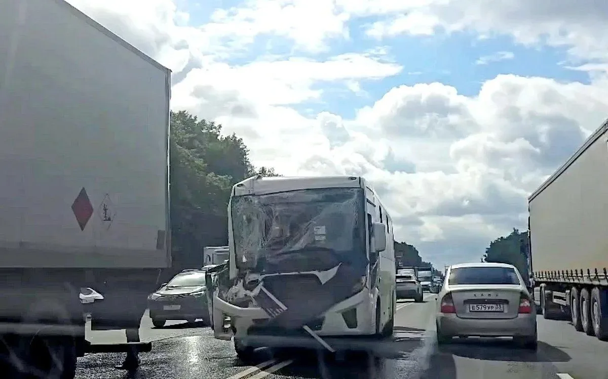 Во Владимире в массовом ДТП с автобусом пострадали три человека

На въезде во Владимир со стороны Юр