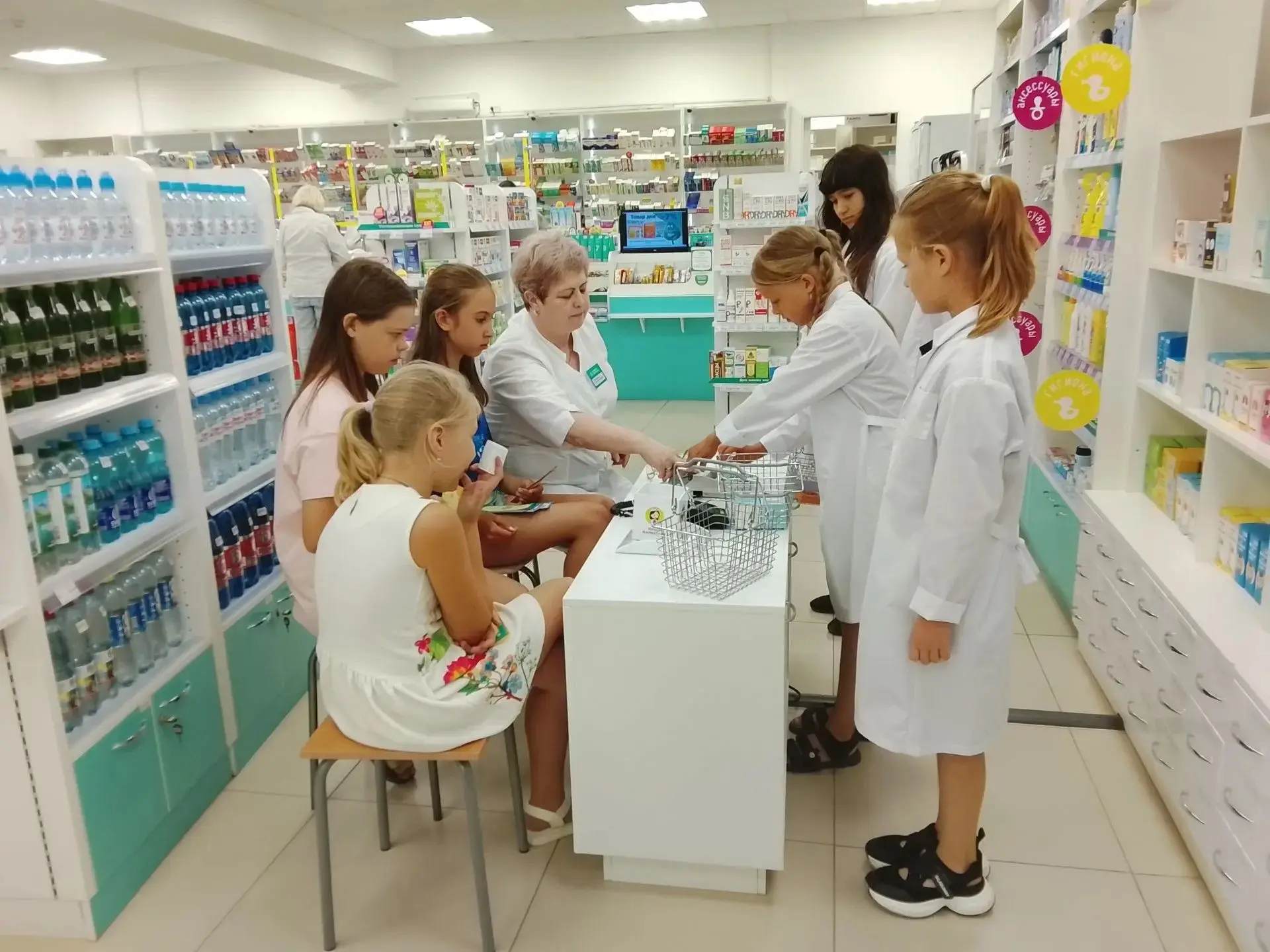 💊«Рецептом хорошего настроения» для ребят из ДТ «Родничок», посещающих детскую игровую площадку «Не