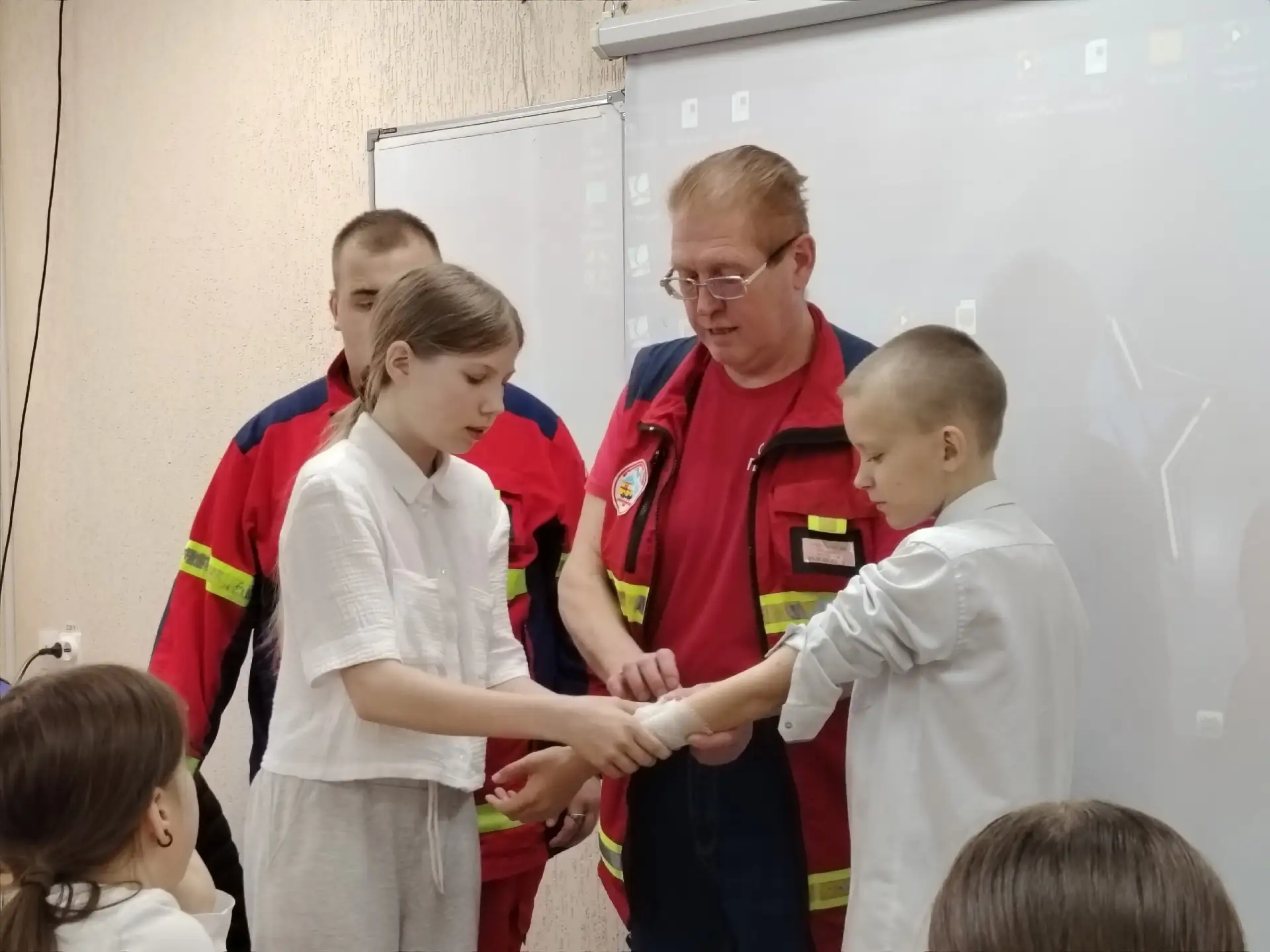 🚑 6Б класс: мастер-класс от настоящих профессионалов!