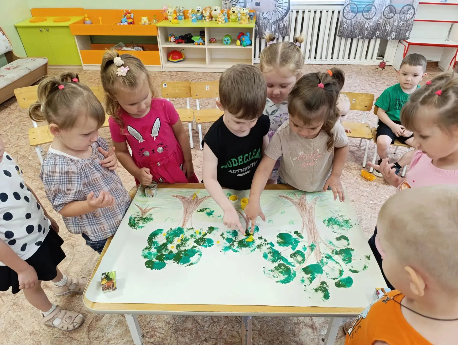 💚 Сегодня в дошкольном отделении МБОУ ООШ 8 воспитанники младшей группы окунулись в ми...
