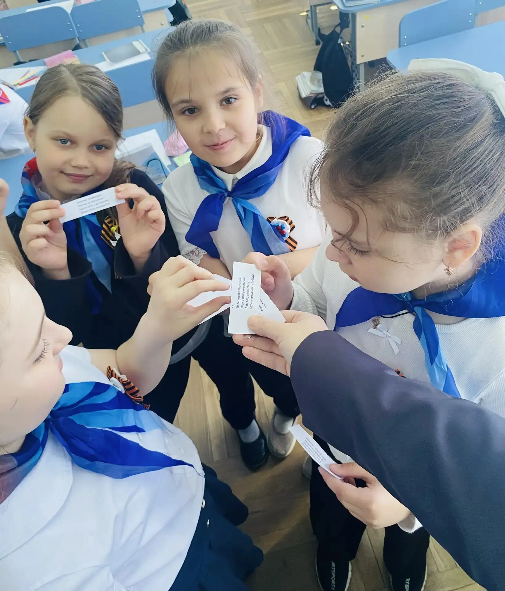"Мир!Труд!Песни!" под таким девизом прошла увлекательная программа для Орлят России из 2А класса. По