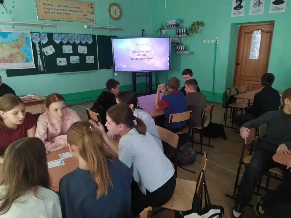 В этом году исполняется 65 лет со дня первого полета в космос человека. "Юные Титовы и Гагарины" из 