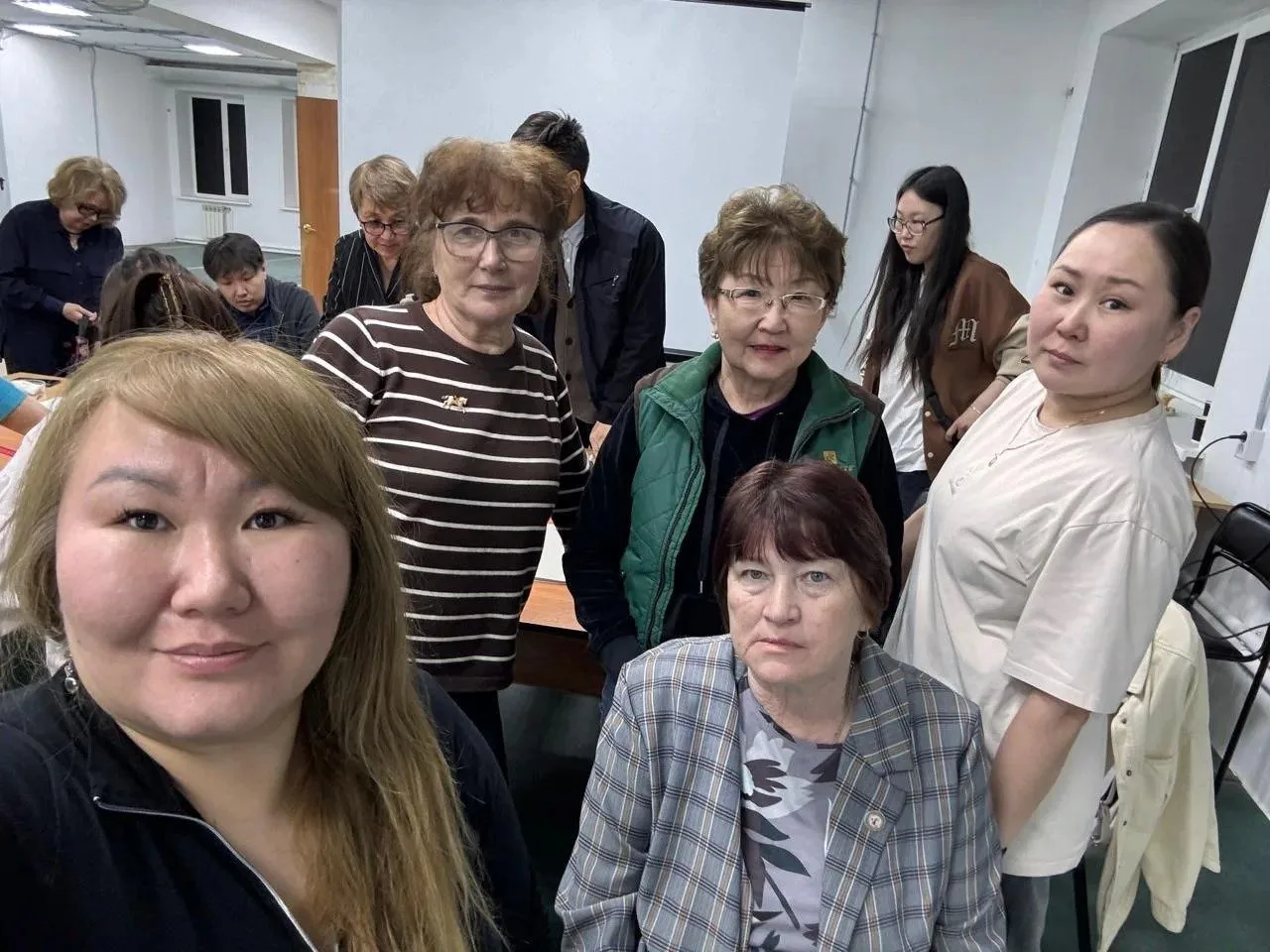 Специалисты БТИ, работающие с архивными документами, закрепили и усилили навыки подшивк...