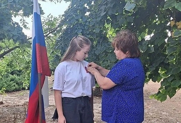 В преддверии Дня государственного флага России работники КДЦ провели патриотическую акц...