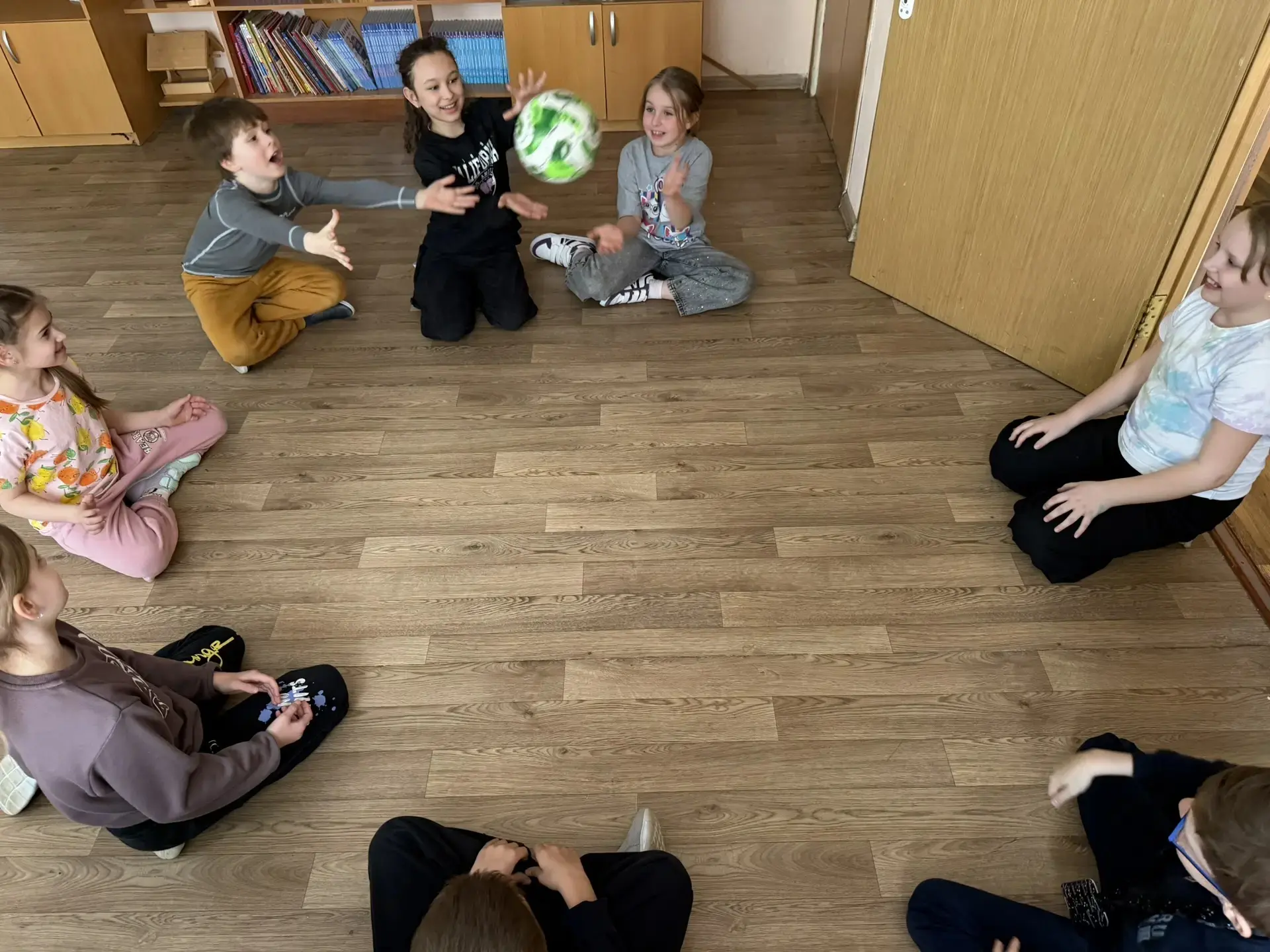 ✨Иногда кажется, что учёба, игры и творчество живут в разных вселенных. Но только не на наших весенн