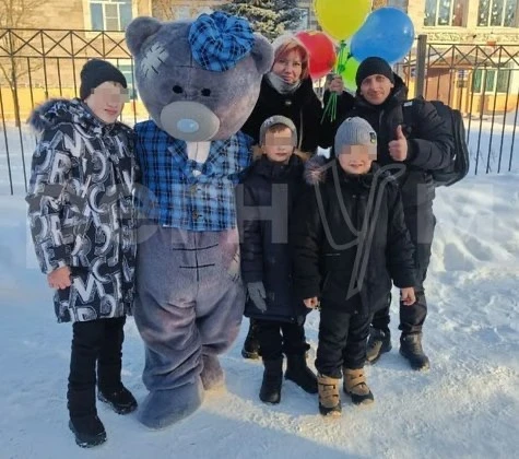 Полицейские по ошибке напали на безногого ветерана СВО и его жену.