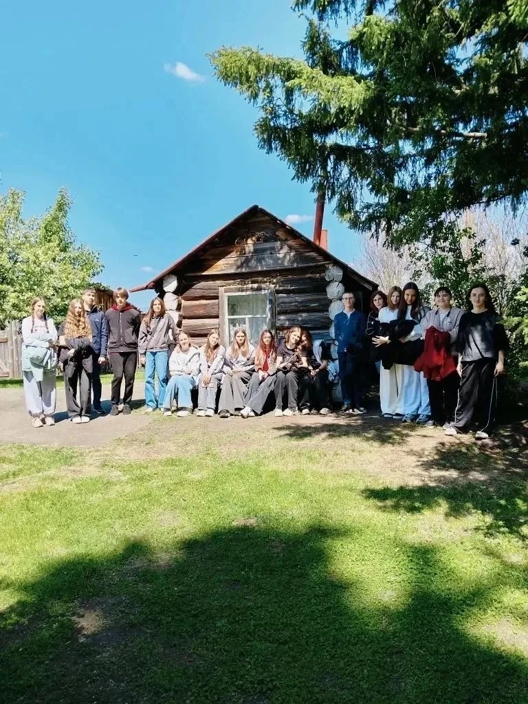 📚Школьники Барнаула посетили малую родину Василия Шукшина  В преддверии каникул учащиеся барнаульско