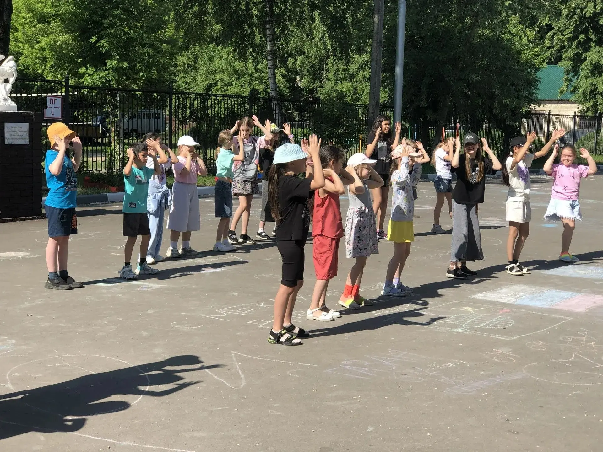 8 июня - день мастеров🪆Зарядка под музыку — это энергичный и весёлый способ начать ден...