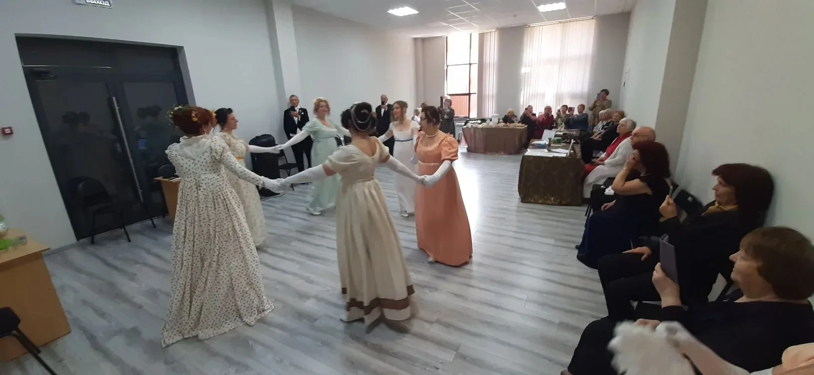 Путешествие в эпоху Пушкина ✨

В социально-оздоровительном  отделении «Активное долголетие» состояло