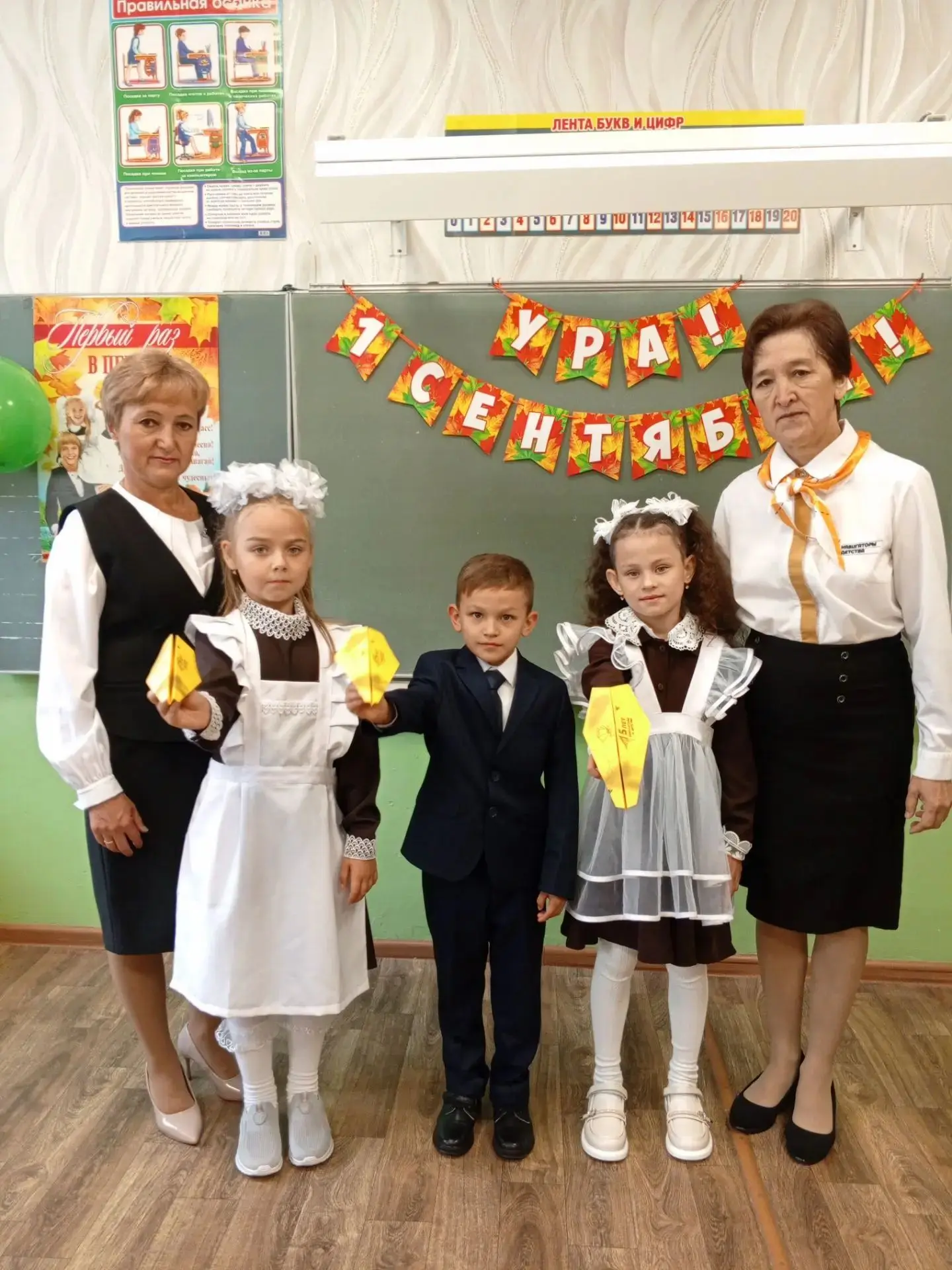 🛩Традиция «Самолётик будущего» к 1 сентября – День знаний .
