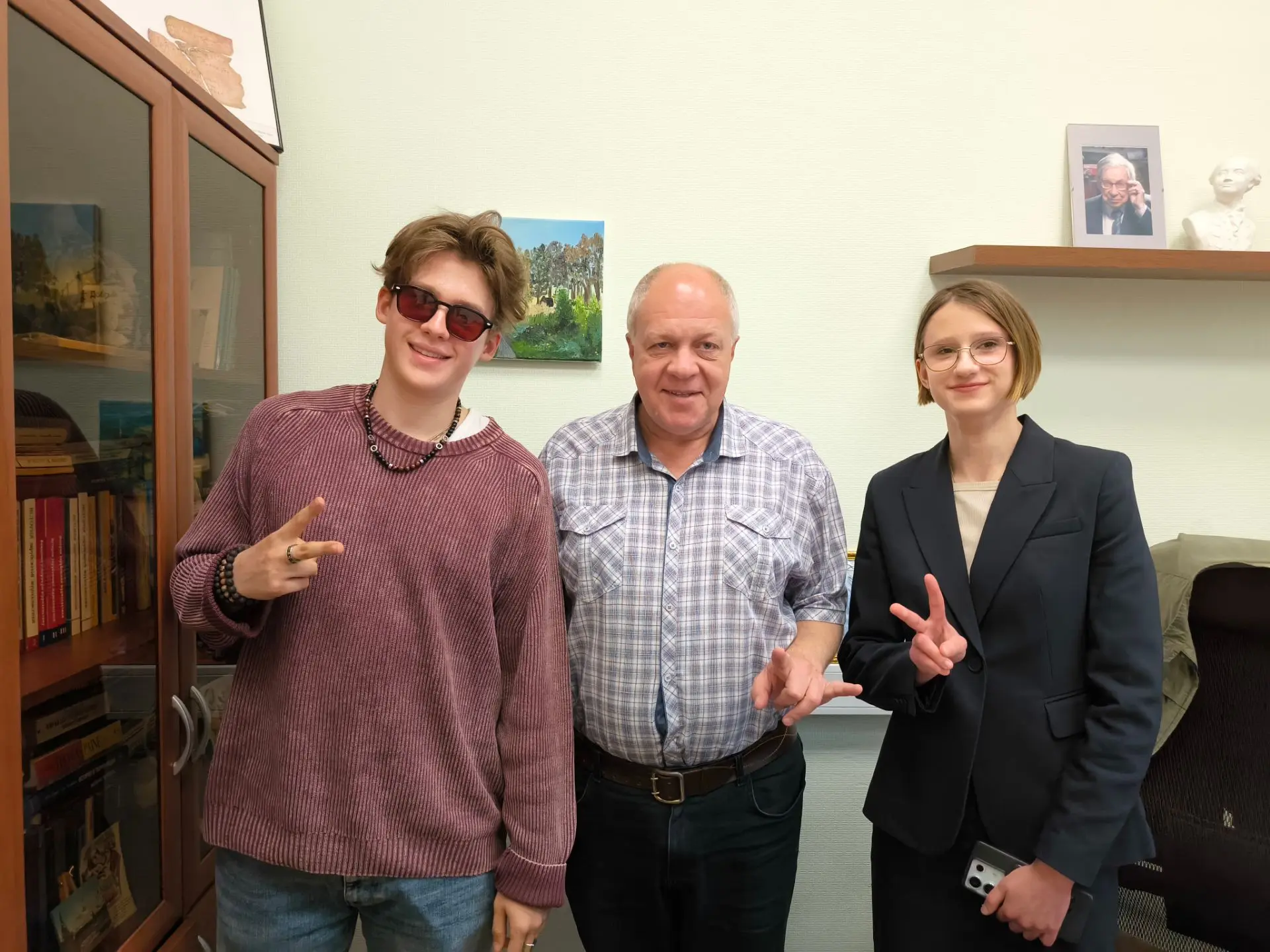 Кто не знает Прутцкова — Георгия Владимировича знают все! 😉

Сегодня съёмочная группа 14-го канала 