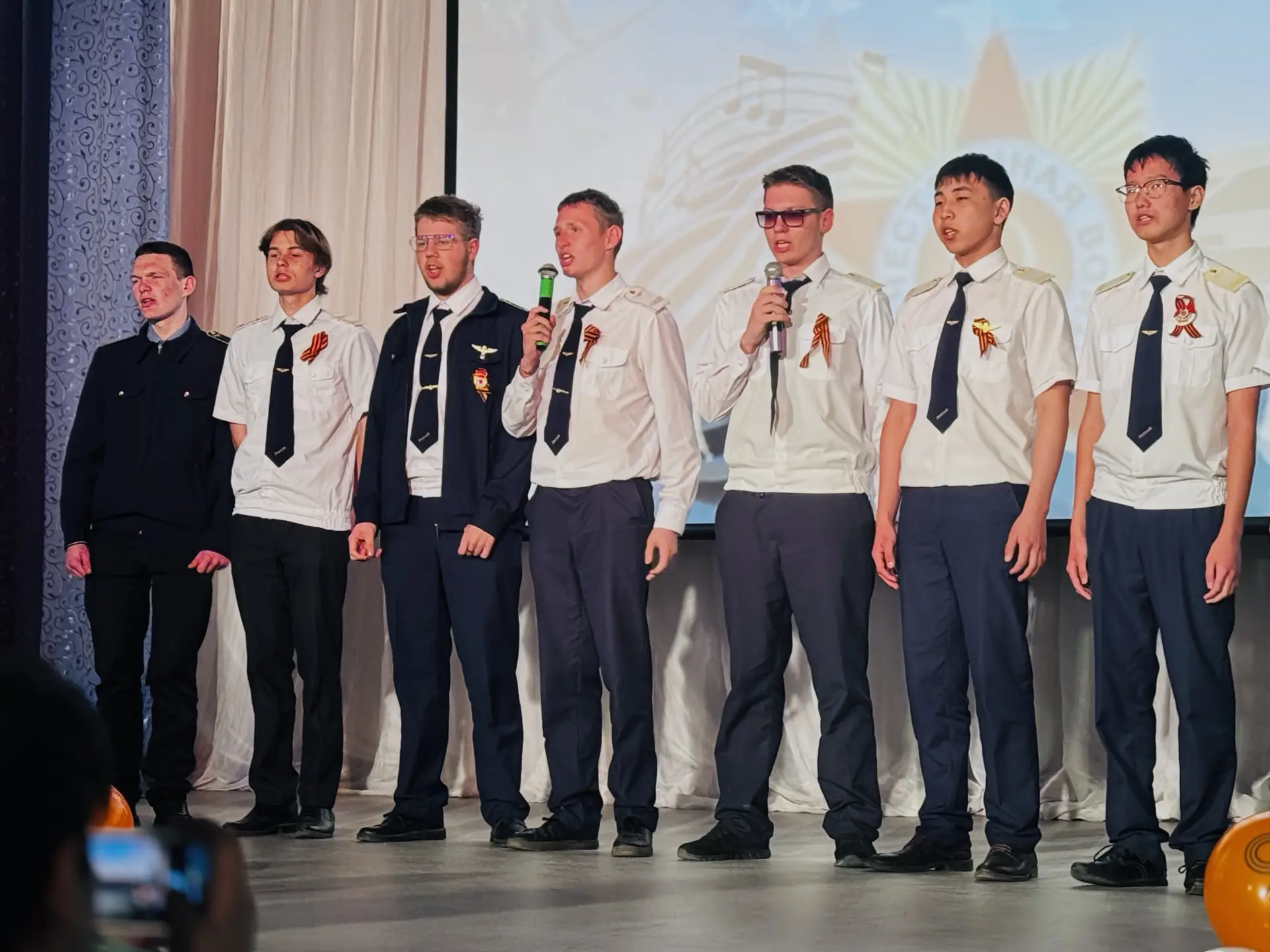 «Весна Победы»: 20 номеров, одна общая память в песне! 🎤🌸🇷🇺  13 мая в УУКЖТ ИрГУПС прошёл конкурс-пе