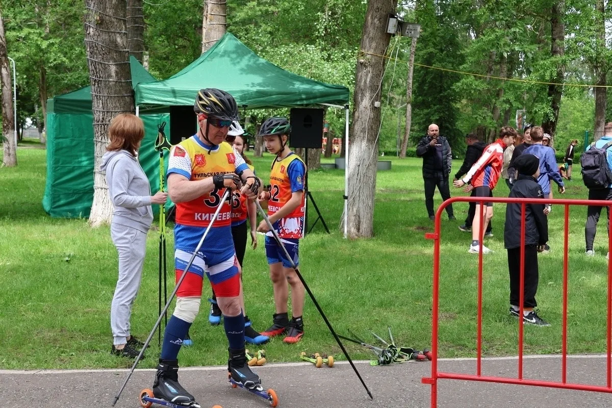 В Киреевском городском парке прошел I этап кубка Тульской области по лыжероллерам. 

Участие приняли