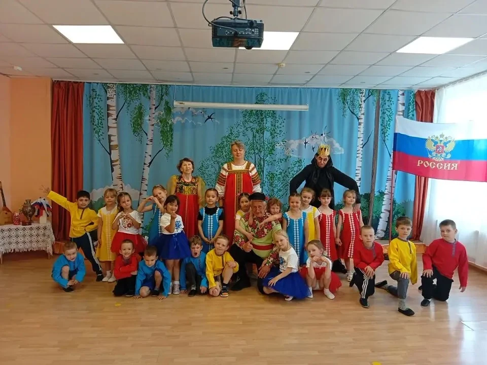 В преддверии Дня России🇷🇺 в старших и подготовительных группах прошло увлекательное мероприятие в 