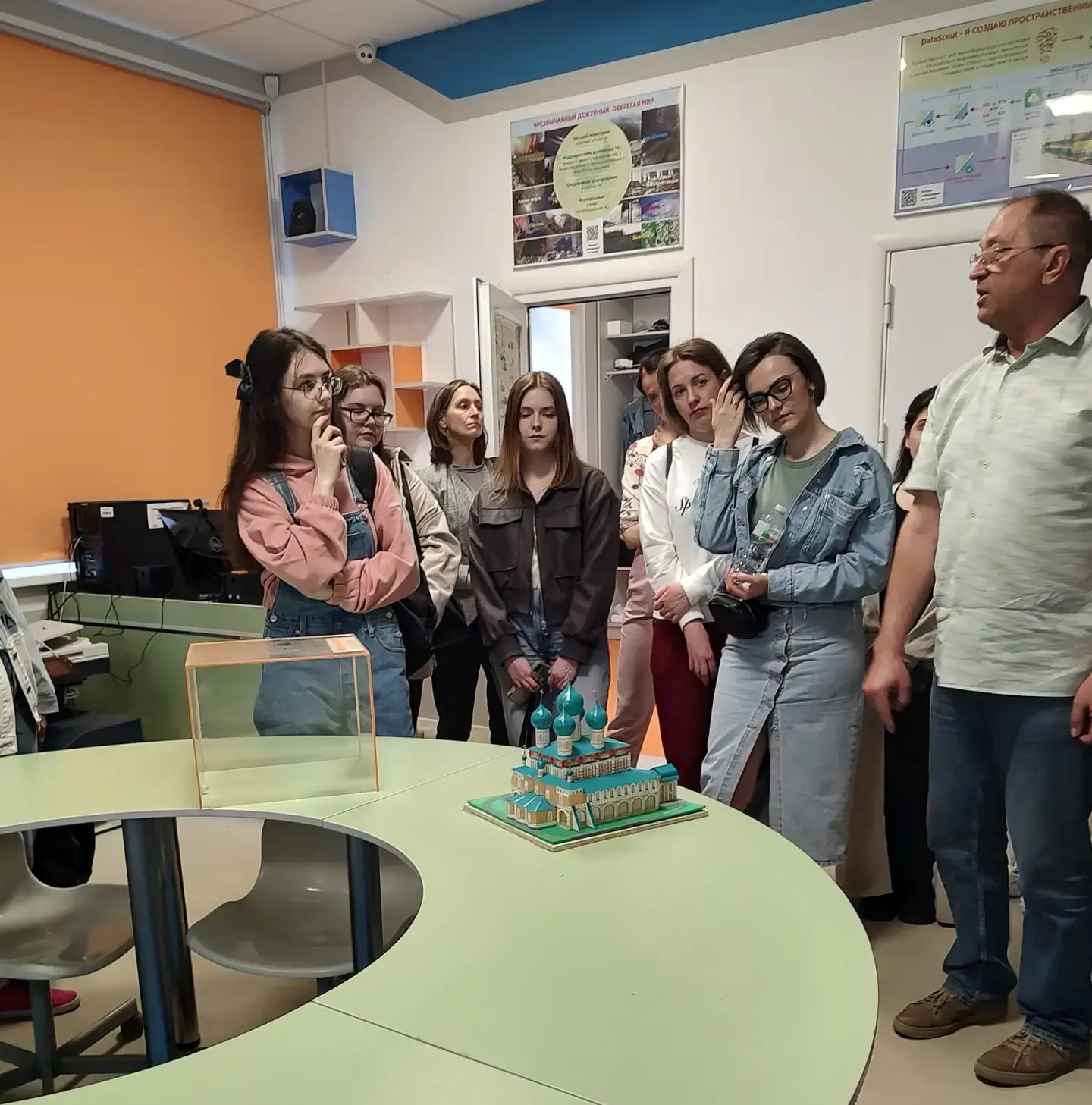 Первокурсники магистерской программы «Психолого-педагогическое образование» посетили Детский технопа