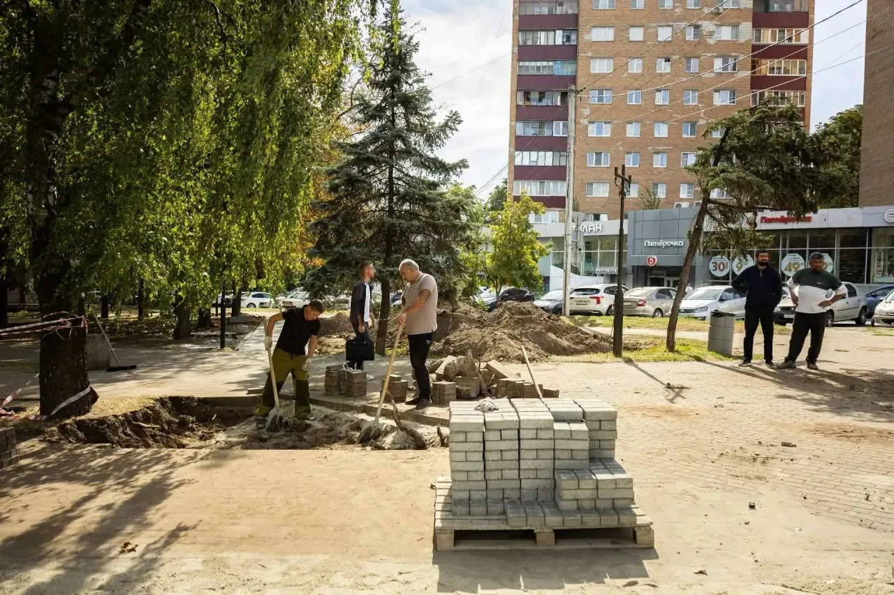 В Курске сквер у филармонии украсят оригинальными музыкальными фонарями