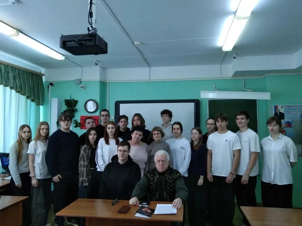 В нашей школе состоялась творческая встреча учащихся 11 «А» класса с известным сасовски...