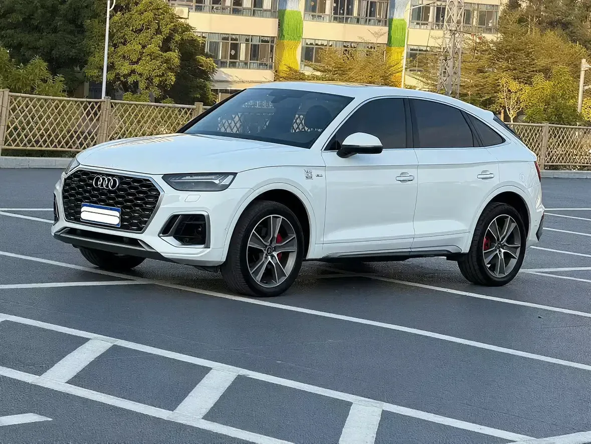 Audi Q5L или обычный Q5, зачем вообще удлинять немецкий кроссовер? 🤔