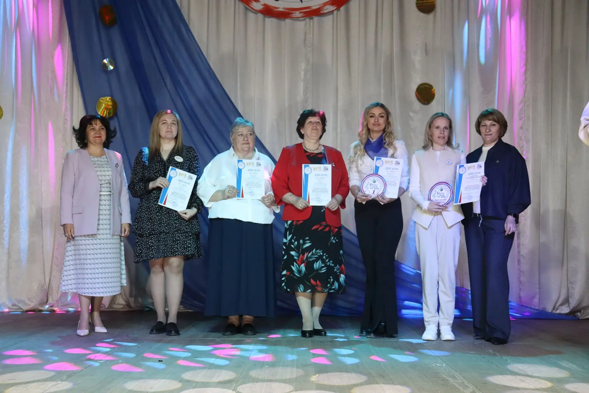 Сегодня мы поздравляем наших талантливейших учителей! ⭐ На конкурсе-фестивале рабочей песни среди ра