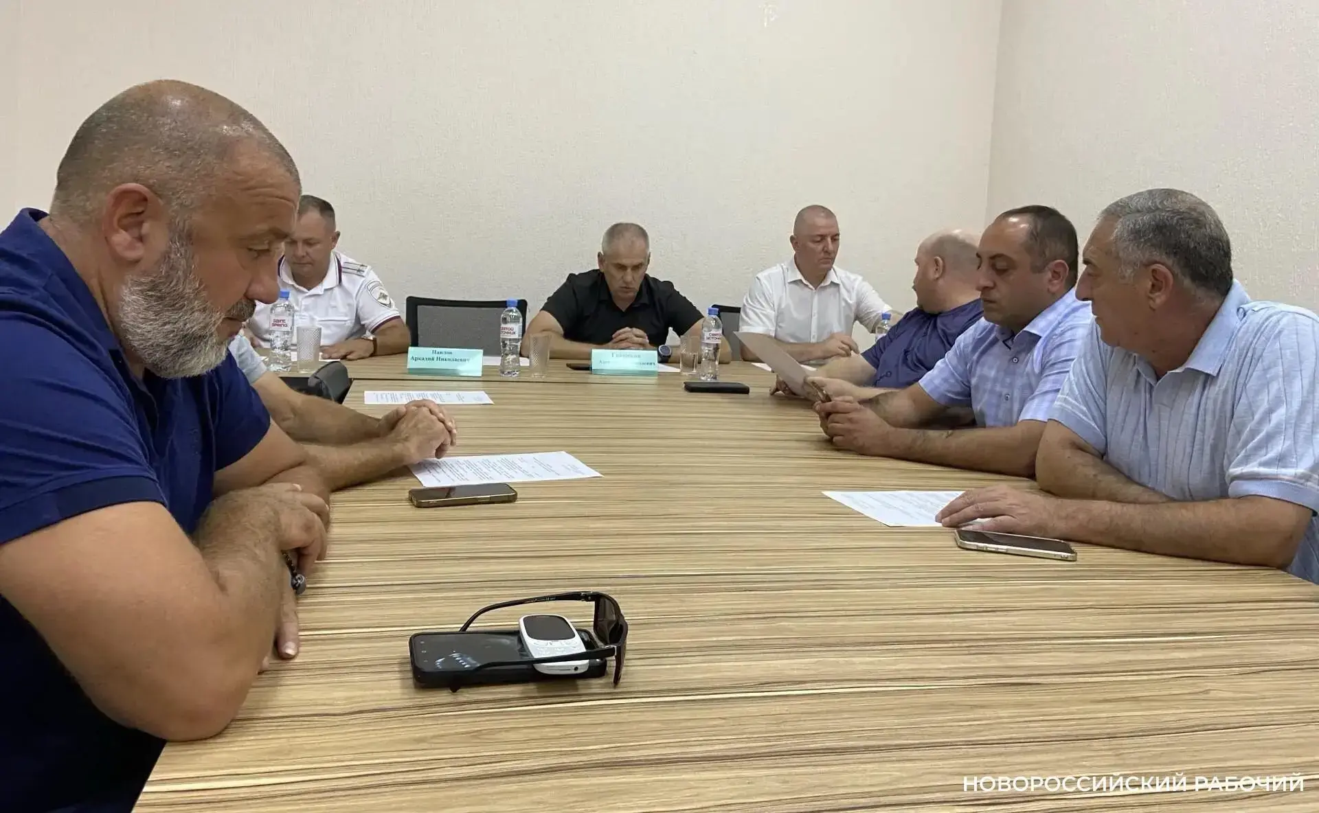 В Новороссийске два водителя автобусов уволены за грубость, ещё один получил предупрежд...