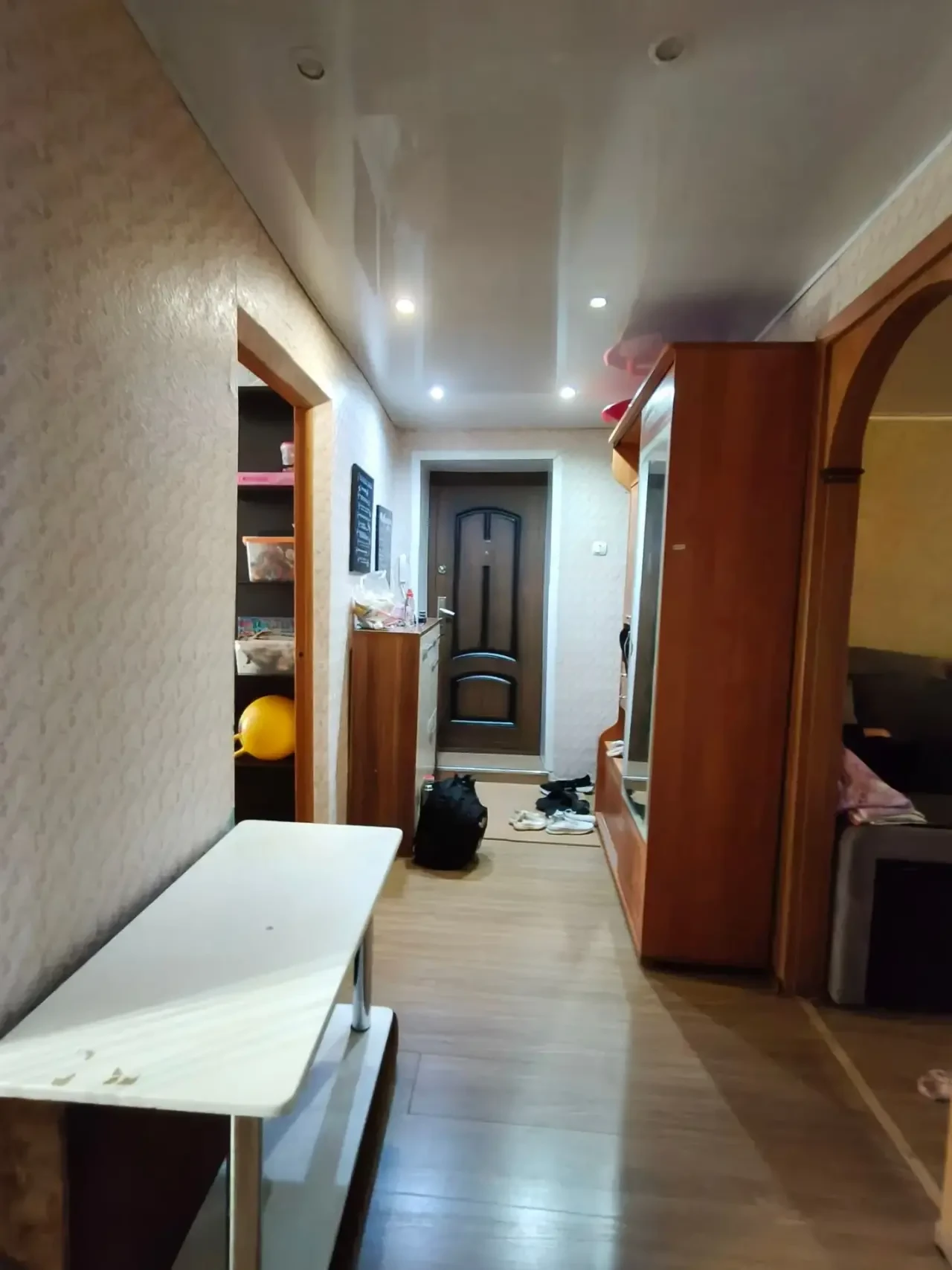 Продается трешка улучшенной планировки по адресу Юбилейная д.5 , 5  этаж, 58 кв.м.