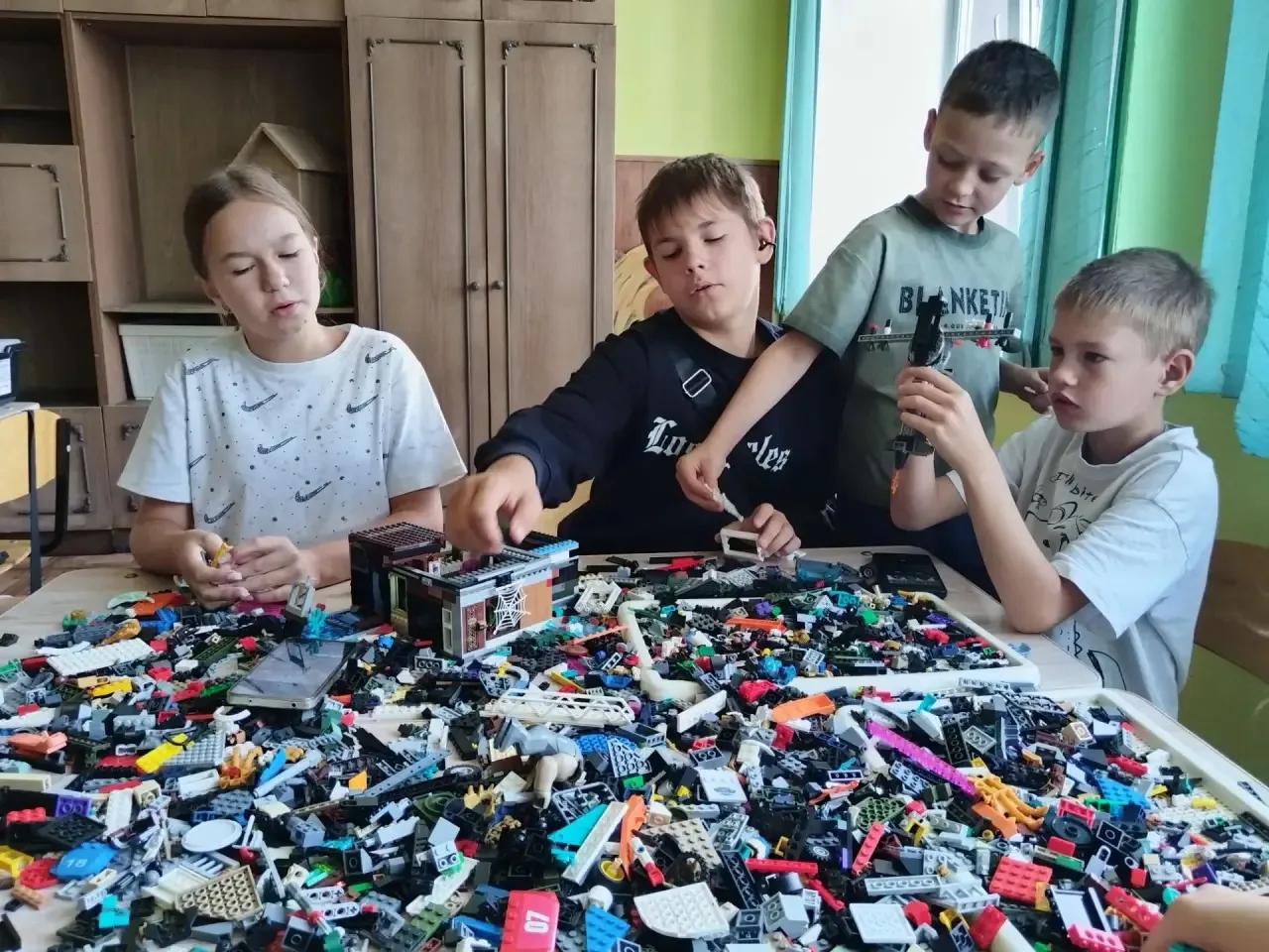 🤖 Третий день профильной смены: юные инженеры не останавливаются! 🤖

Ребята продолжают творить и с