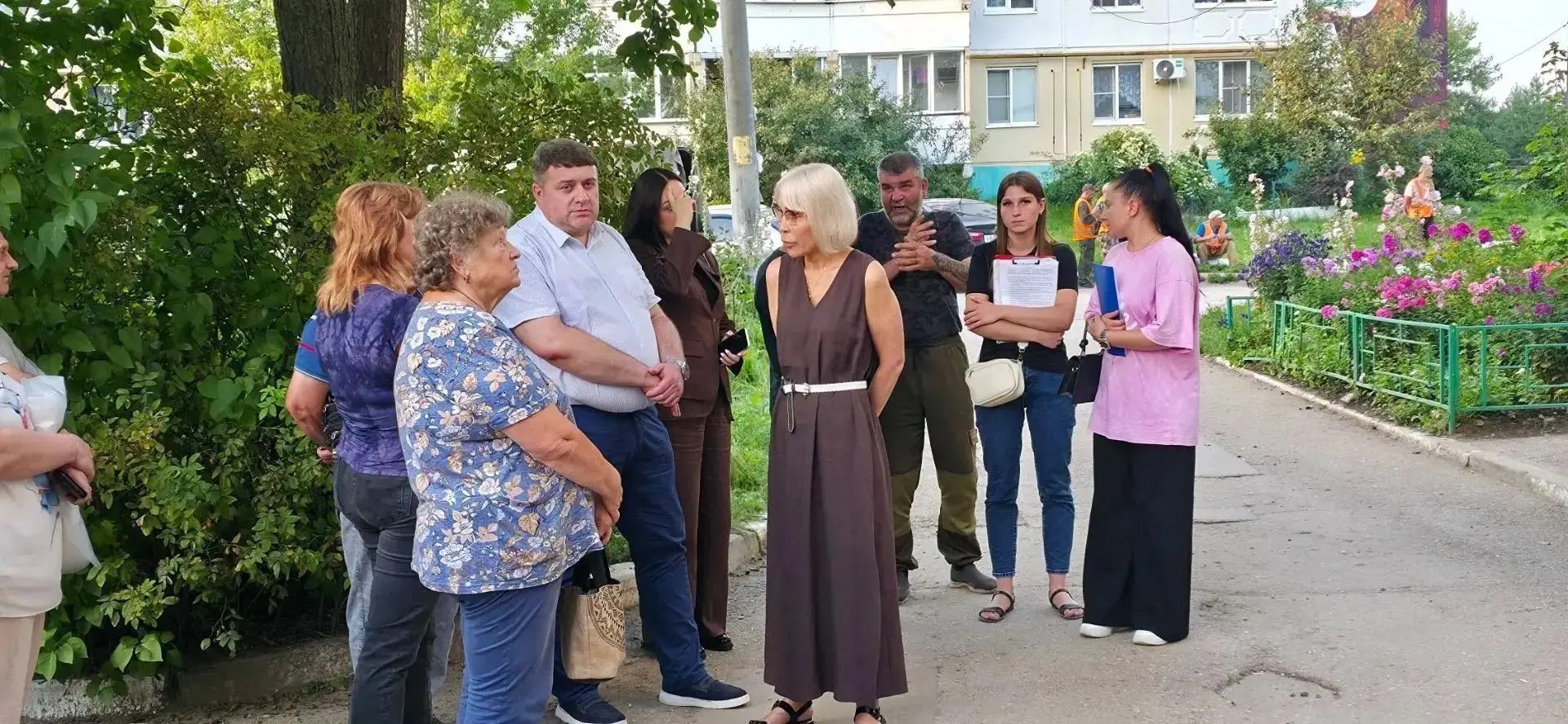 Депутат Государственной Думы, член фракции «Единая Россия» Надежда Школкина вместе с руководителем а