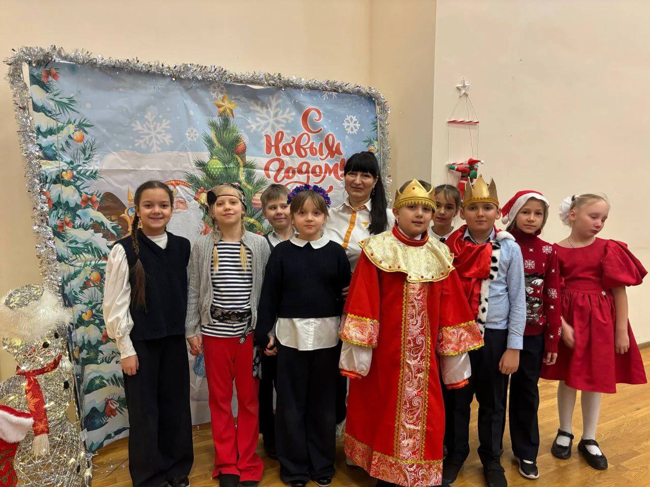 А мы бы хотели вспомнить, как это было ...  🎄✨ В преддверии новогодних праздников в лицее состоялось